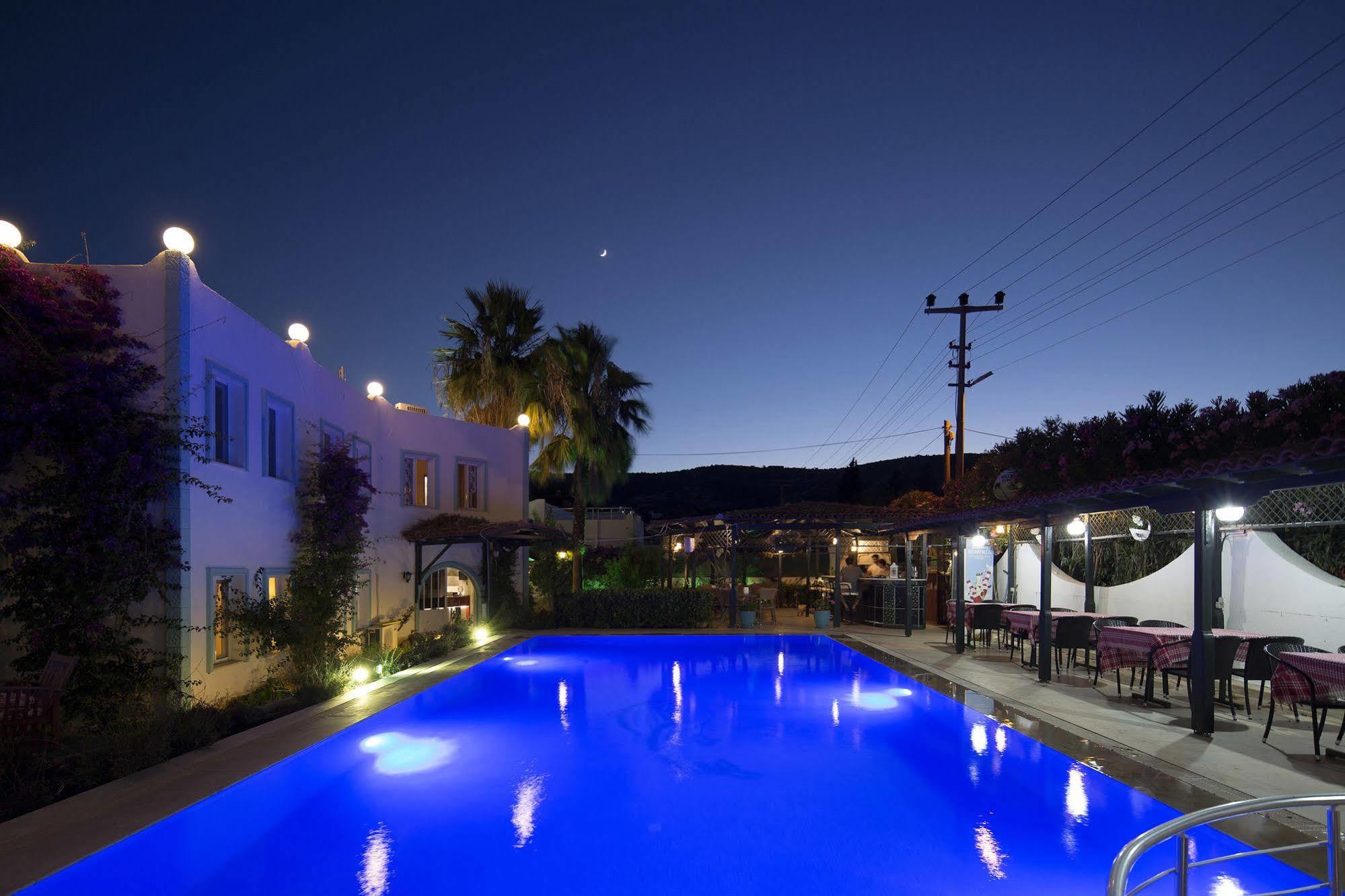 Istanbul Hotel Bodrum Тюркбюкю Экстерьер фото
