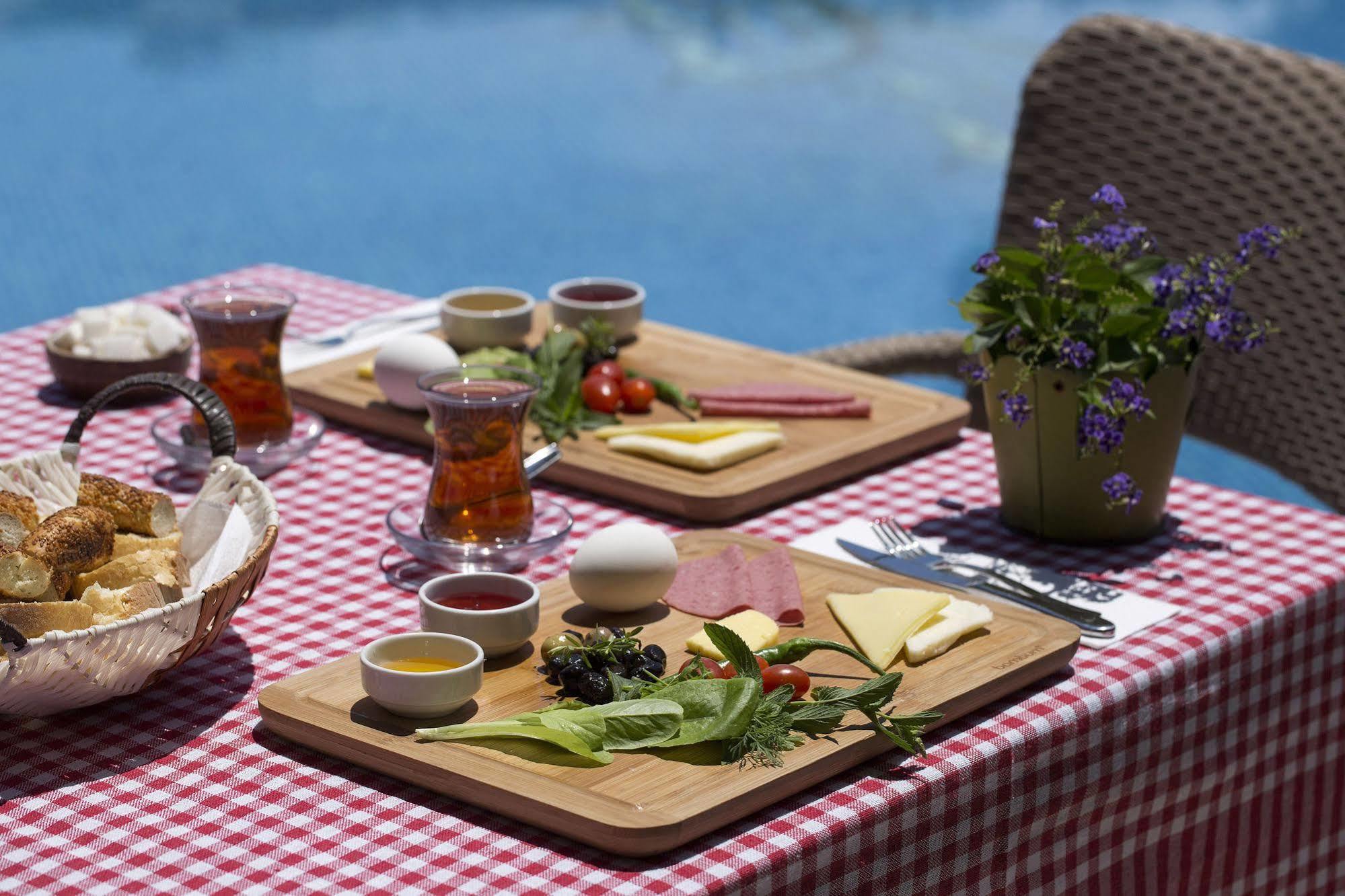 Istanbul Hotel Bodrum Тюркбюкю Экстерьер фото